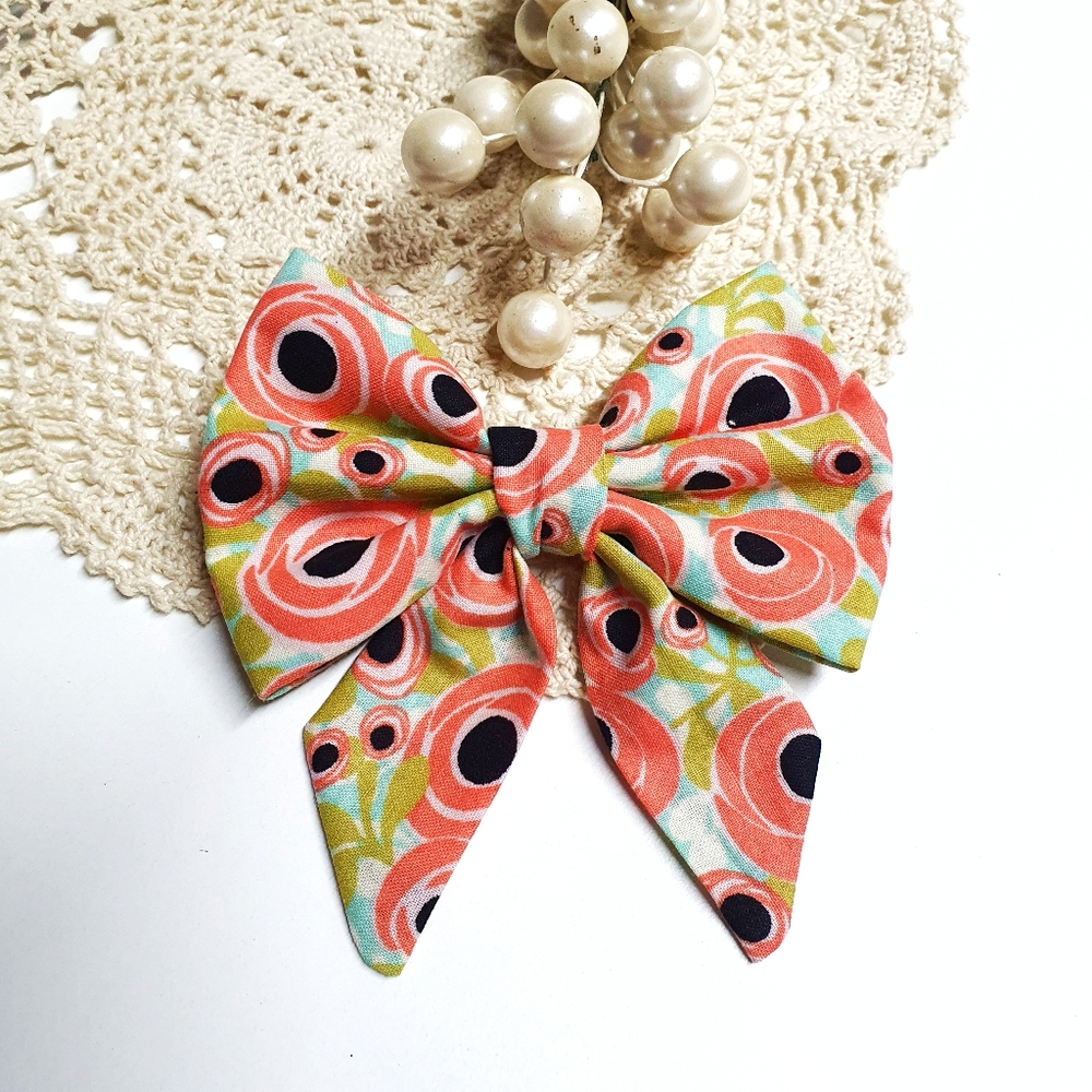 🐶 5 for $15 * Pablo Peach Floral Dog Bow Tie